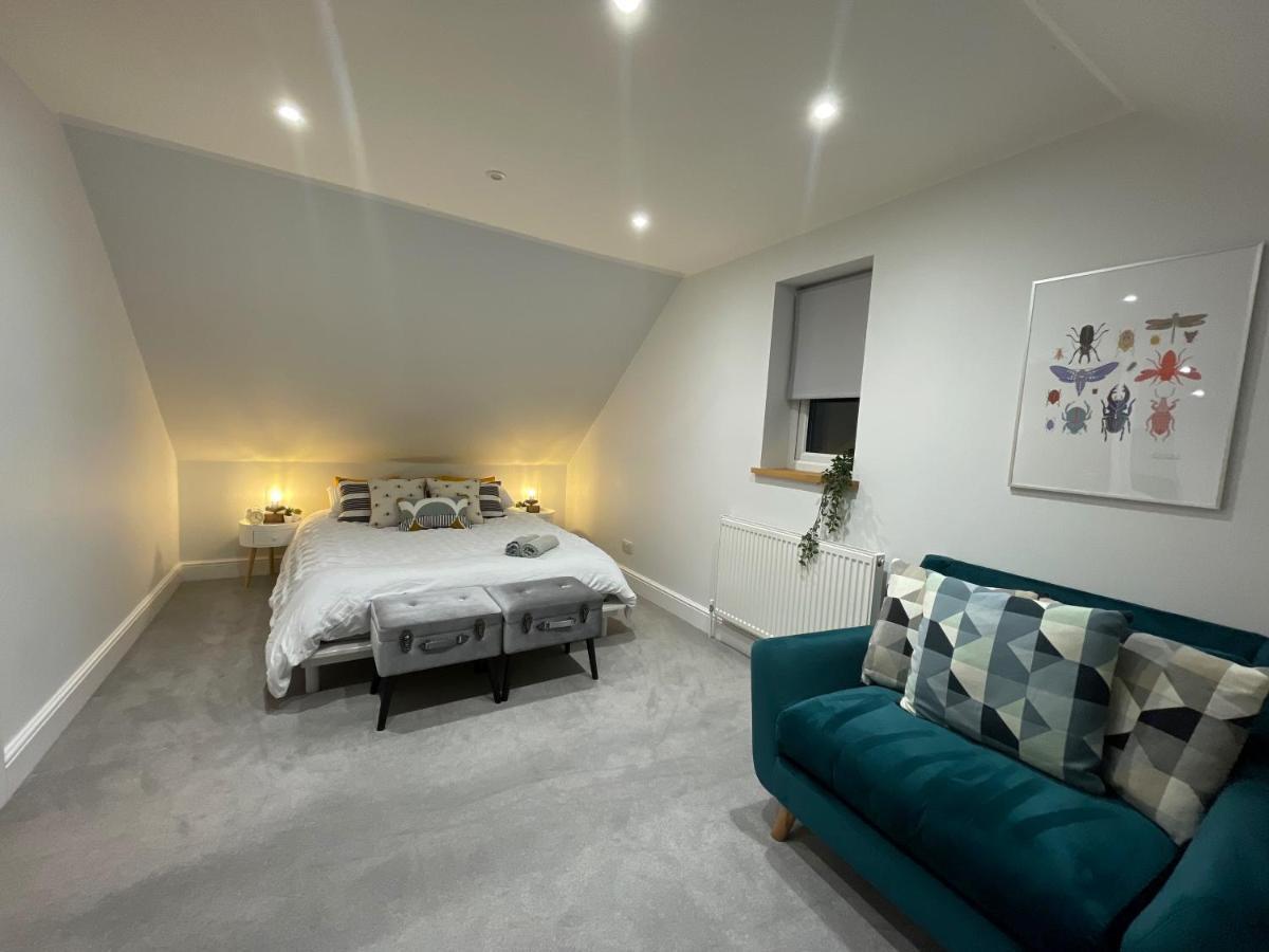 Unique Luxury Detached Apartment In Windsor That Sleeps 4 Exterior foto
