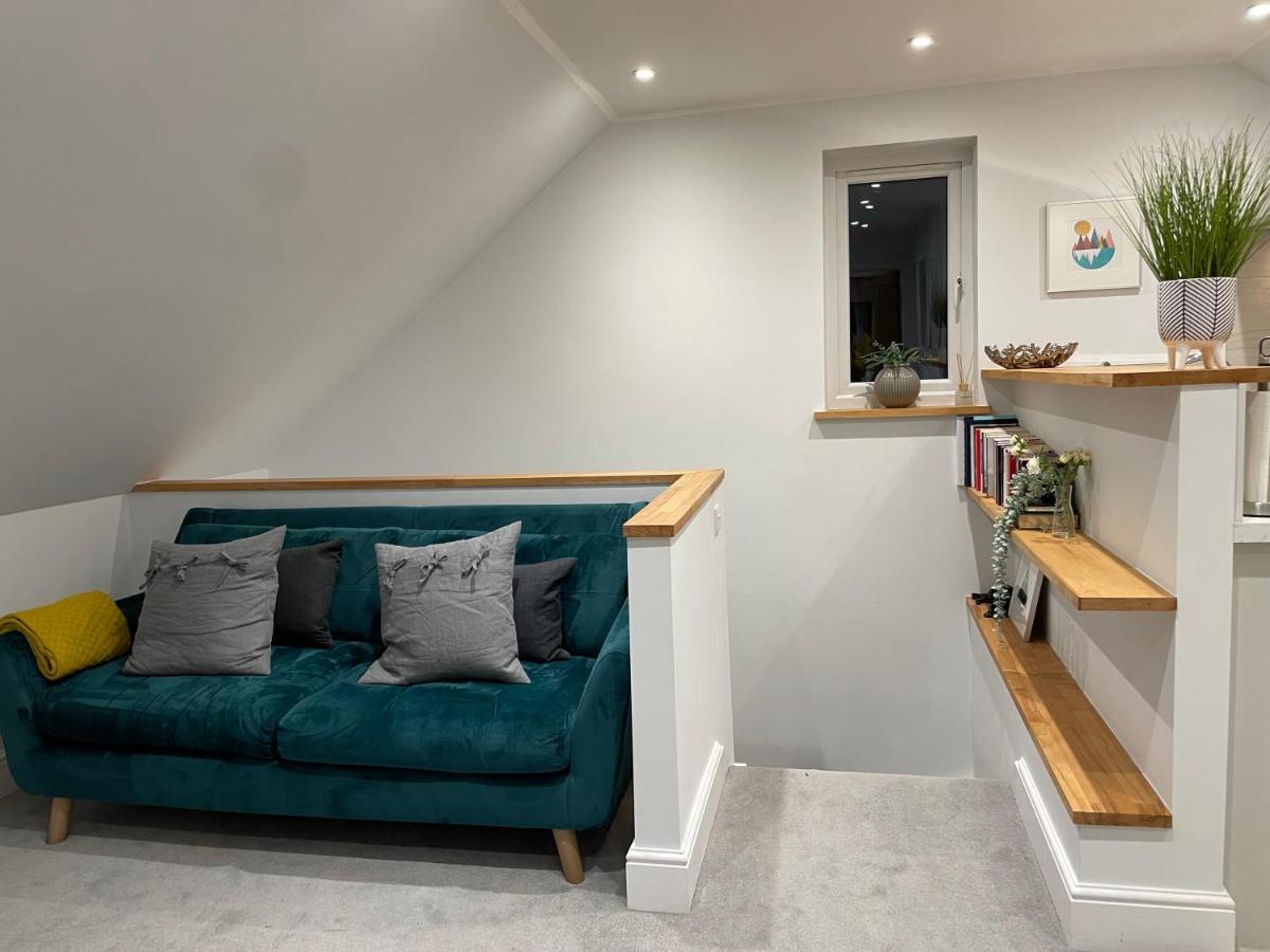 Unique Luxury Detached Apartment In Windsor That Sleeps 4 Exterior foto