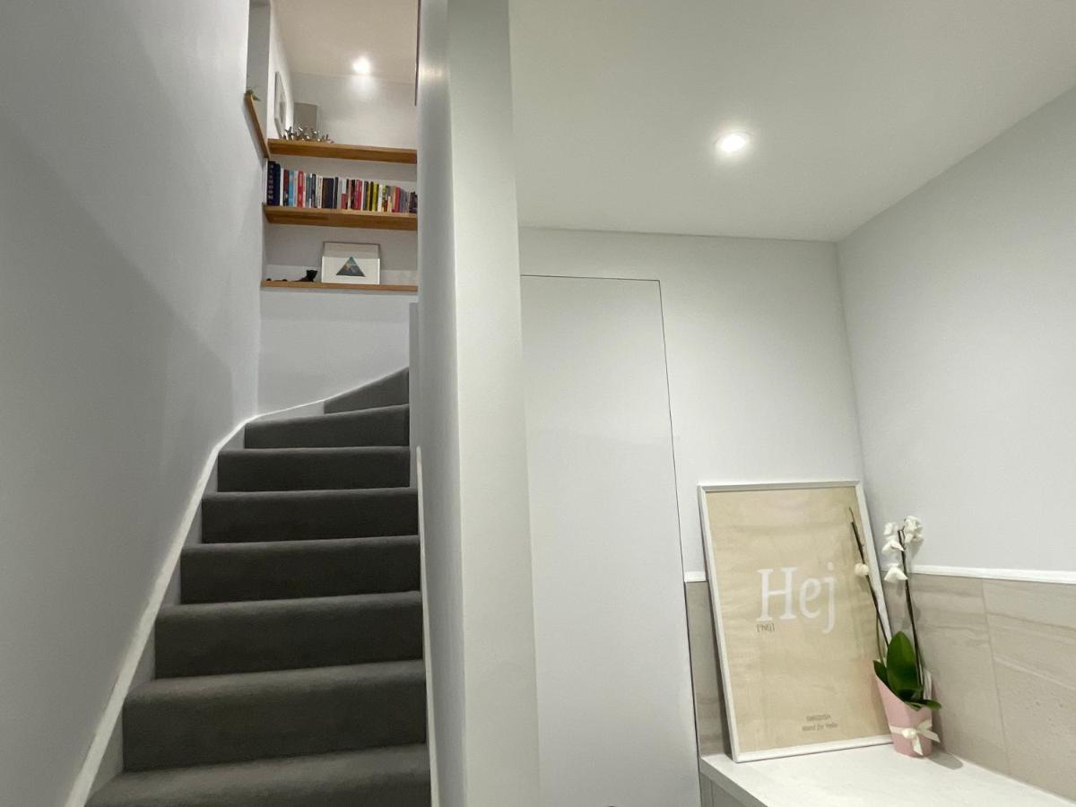 Unique Luxury Detached Apartment In Windsor That Sleeps 4 Exterior foto